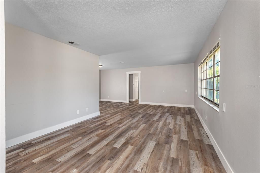 For Sale: $439,900 (3 beds, 2 baths, 2038 Square Feet)