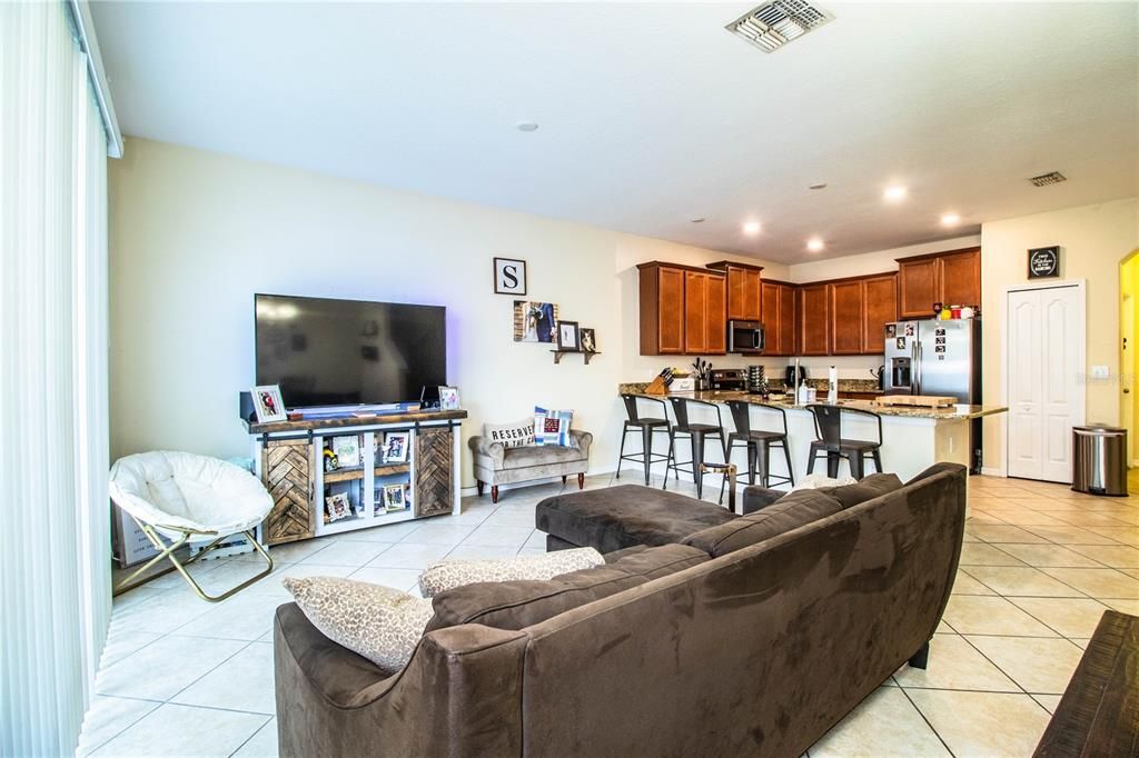 For Sale: $239,900 (2 beds, 2 baths, 1311 Square Feet)