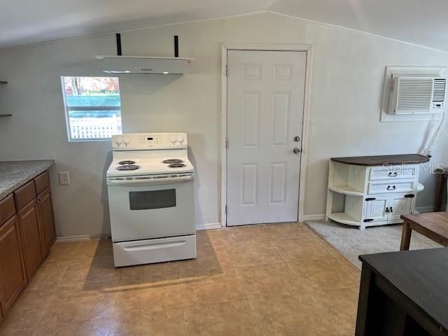 For Rent: $1,354 (3 beds, 1 baths, 1388 Square Feet)