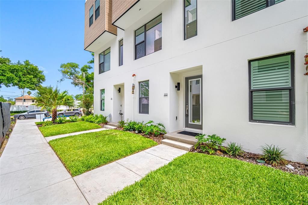 For Sale: $819,500 (2 beds, 2 baths, 1708 Square Feet)