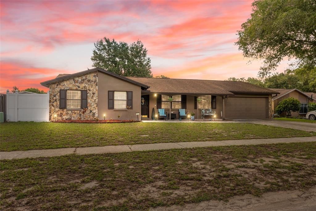 Active With Contract: $399,900 (3 beds, 2 baths, 1304 Square Feet)