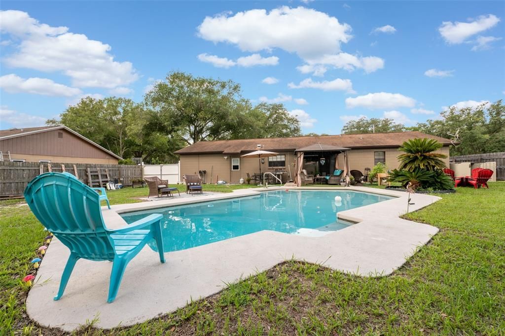 Active With Contract: $399,900 (3 beds, 2 baths, 1304 Square Feet)