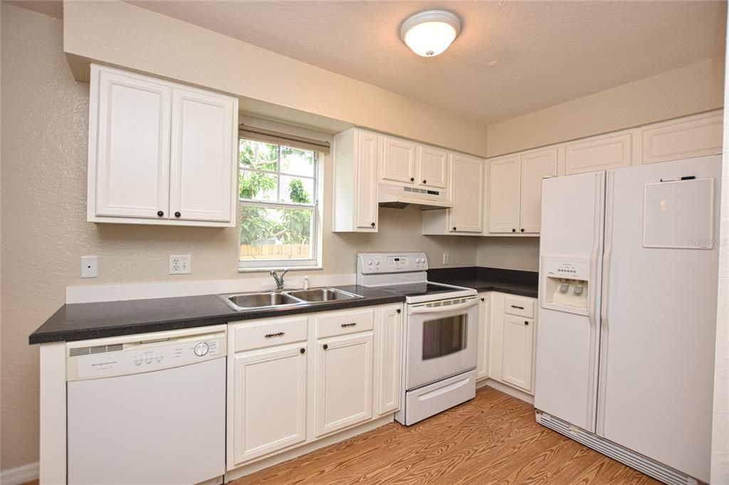 For Rent: $2,150 (3 beds, 2 baths, 1428 Square Feet)