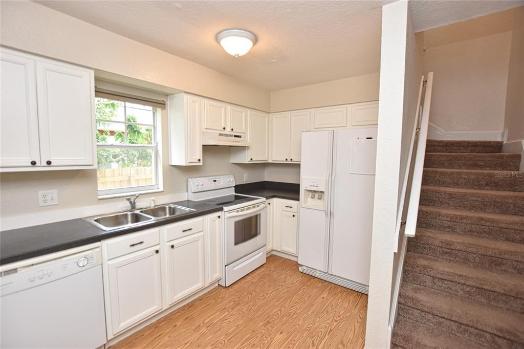 For Rent: $2,150 (3 beds, 2 baths, 1428 Square Feet)