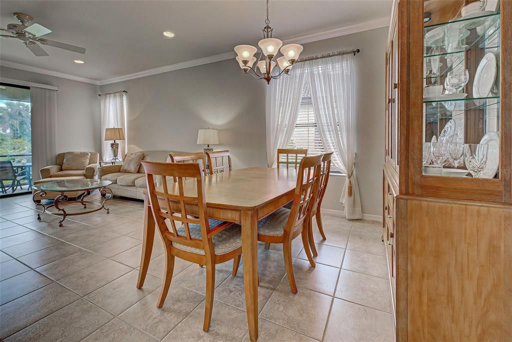 For Sale: $349,900 (2 beds, 2 baths, 1574 Square Feet)