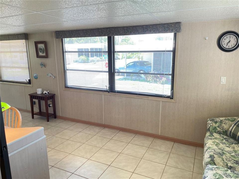 For Sale: $199,000 (2 beds, 2 baths, 1064 Square Feet)