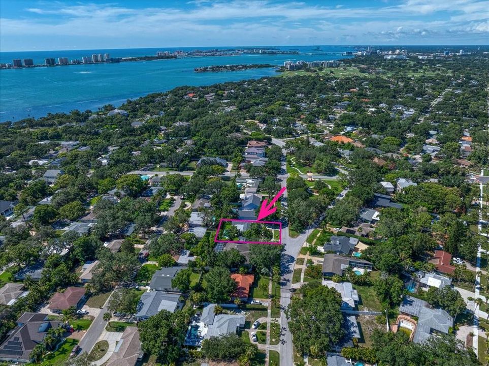 Active With Contract: $1,700,000 (4 beds, 3 baths, 2475 Square Feet)