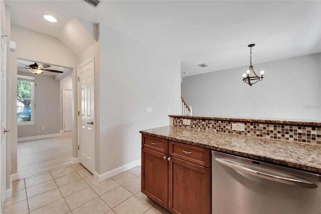 For Sale: $240,000 (2 beds, 2 baths, 1191 Square Feet)