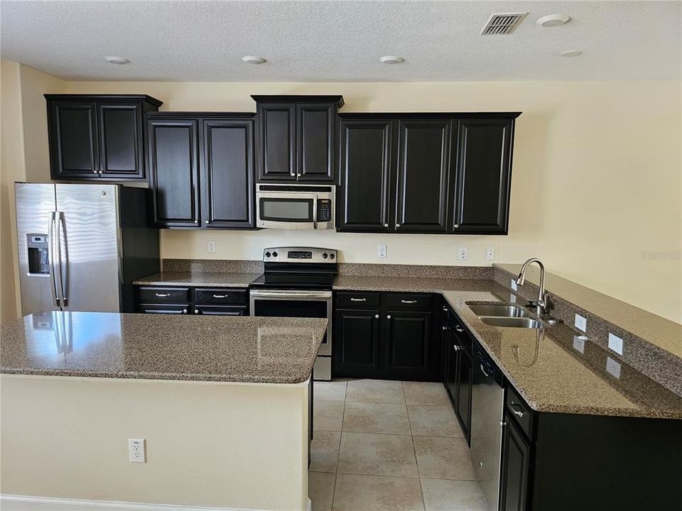 For Rent: $2,750 (3 beds, 2 baths, 1617 Square Feet)