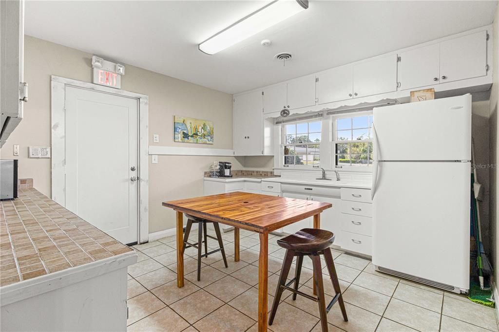 For Sale: $405,000 (3 beds, 2 baths, 1856 Square Feet)