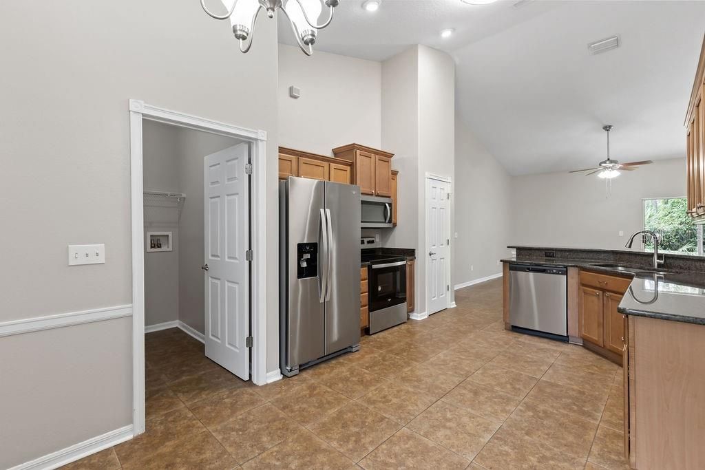 For Sale: $379,900 (3 beds, 2 baths, 1622 Square Feet)