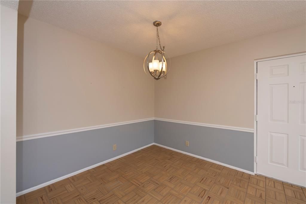 Dining Area w/Chair Rail