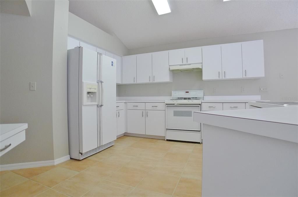 For Rent: $2,350 (3 beds, 2 baths, 1825 Square Feet)