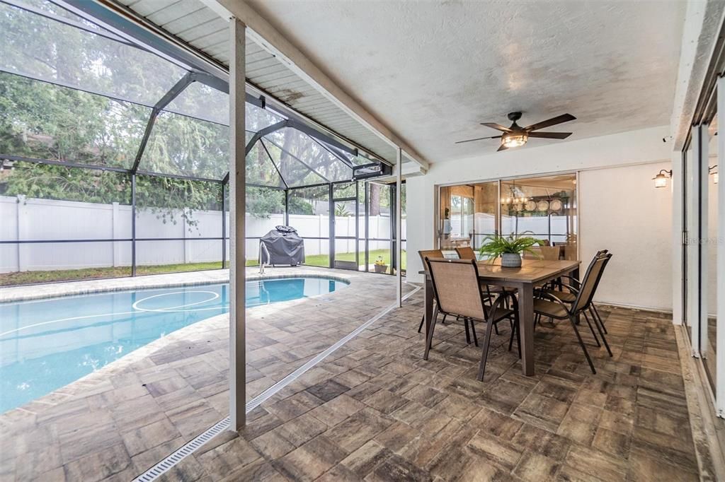 Active With Contract: $569,900 (3 beds, 2 baths, 1632 Square Feet)