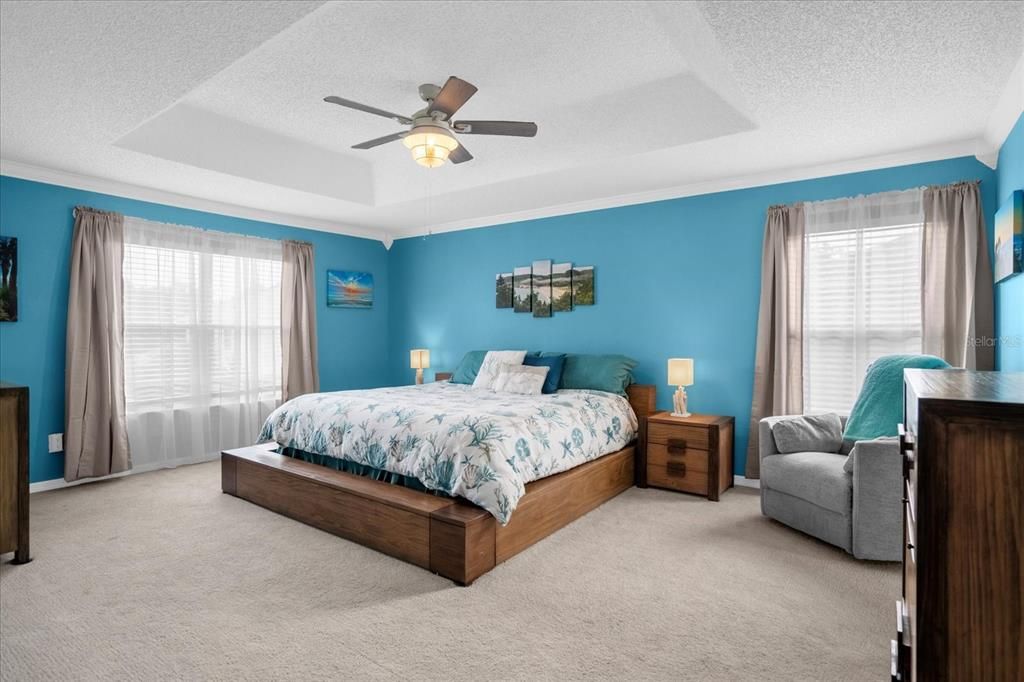 MASTER BEDROOM SUITE W/ HIGH TRAY, NEW CARPET CIELING