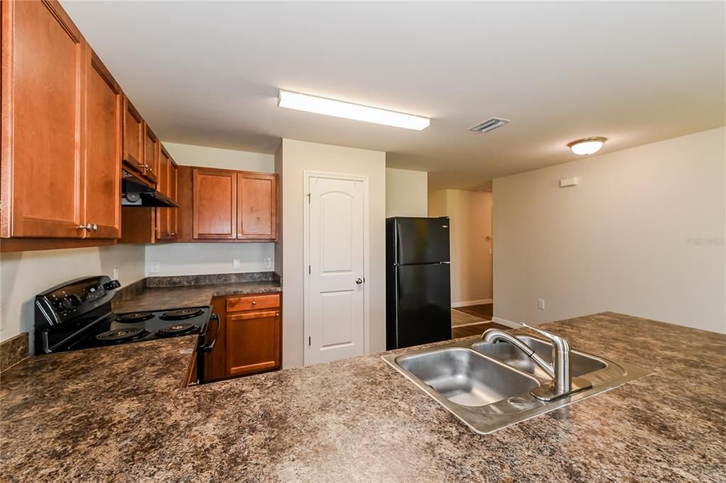 For Rent: $1,820 (4 beds, 2 baths, 1401 Square Feet)