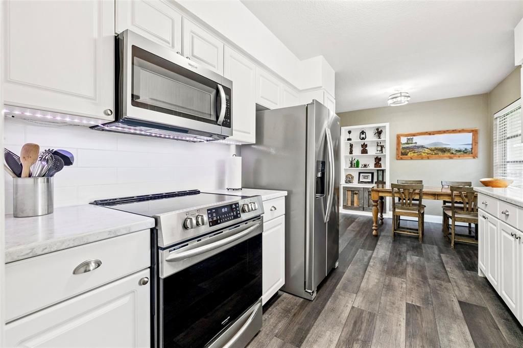 For Sale: $389,000 (3 beds, 1 baths, 1324 Square Feet)