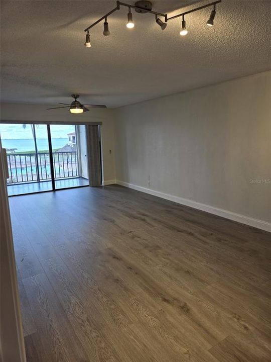 For Rent: $3,000 (2 beds, 2 baths, 890 Square Feet)