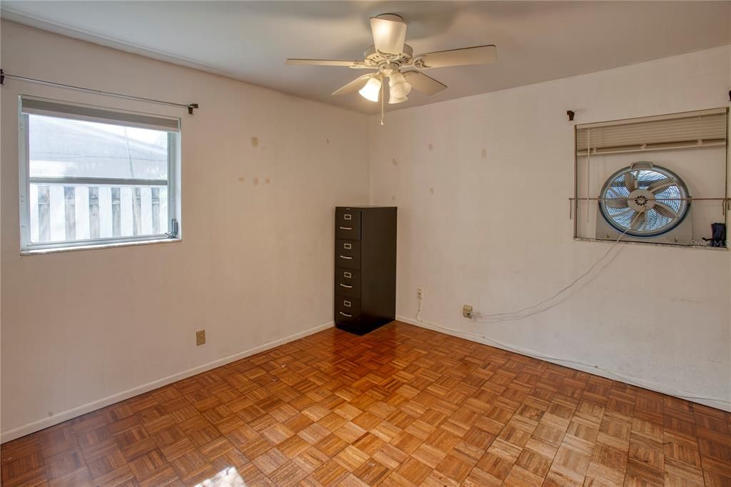 For Sale: $325,000 (3 beds, 1 baths, 1328 Square Feet)