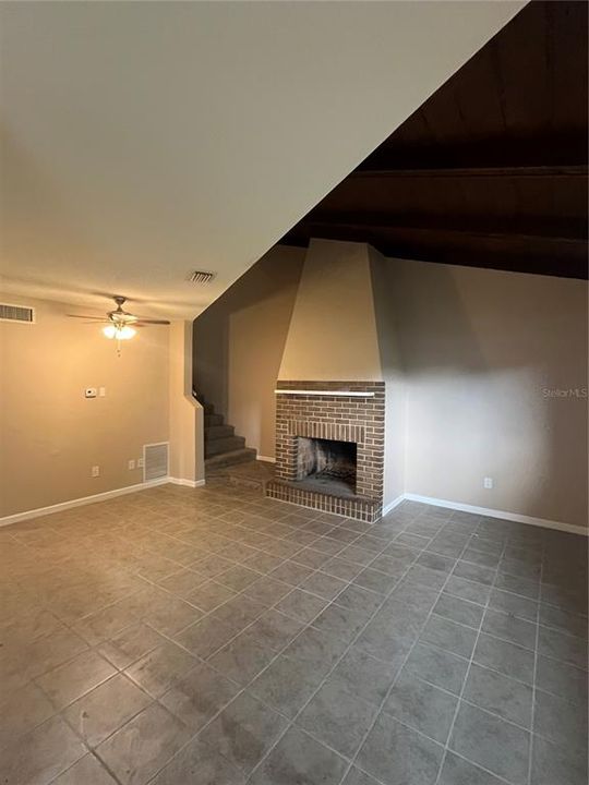 For Rent: $1,800 (2 beds, 2 baths, 1250 Square Feet)