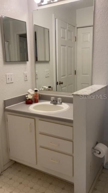 For Rent: $1,600 (1 beds, 1 baths, 574 Square Feet)