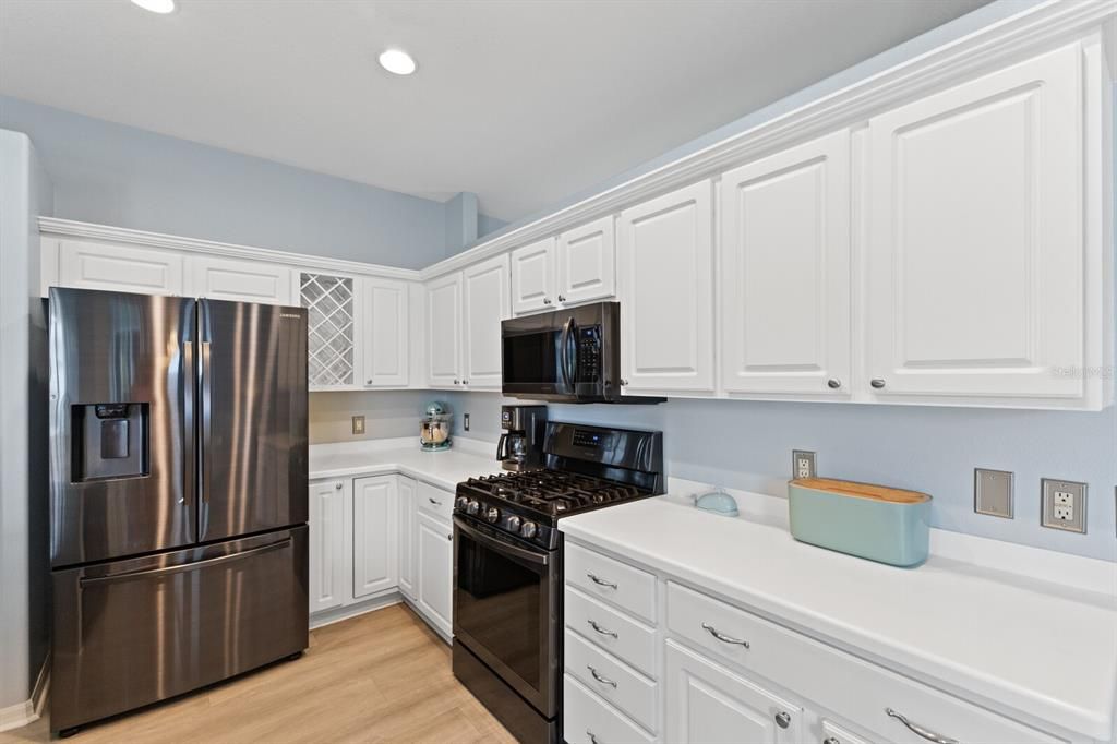 Active With Contract: $589,000 (3 beds, 2 baths, 2073 Square Feet)