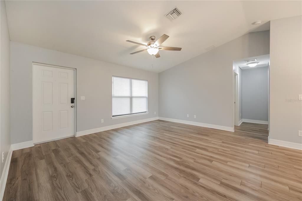 For Rent: $2,295 (3 beds, 2 baths, 1272 Square Feet)