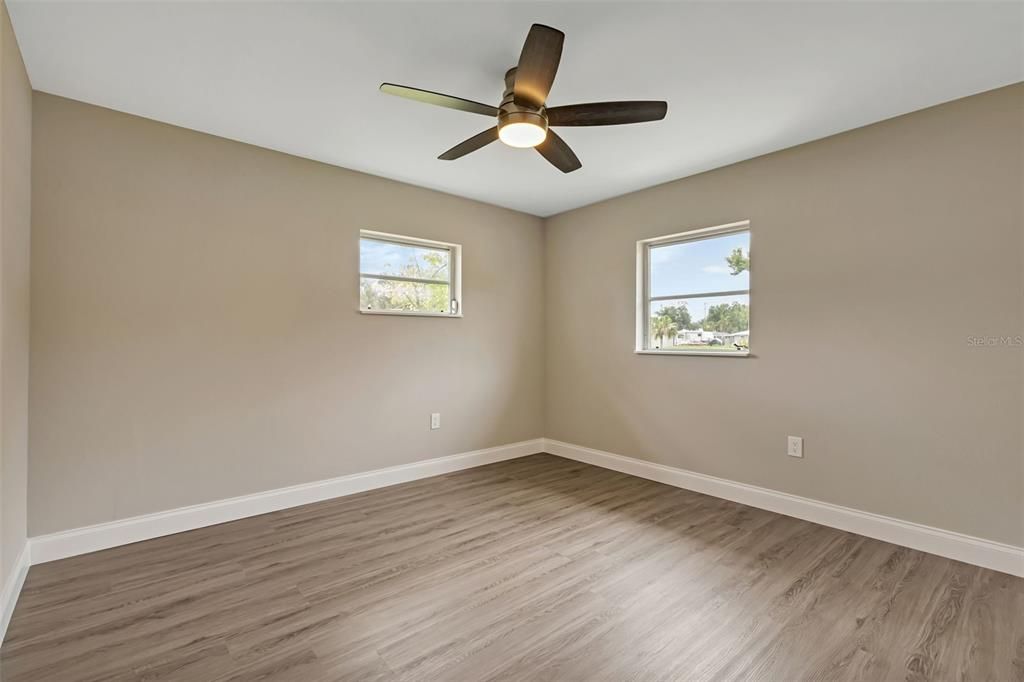 For Sale: $279,900 (3 beds, 2 baths, 1239 Square Feet)