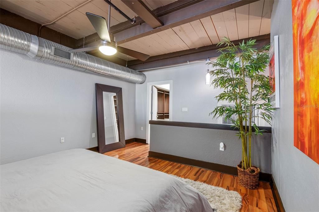 For Sale: $654,900 (1 beds, 1 baths, 1111 Square Feet)