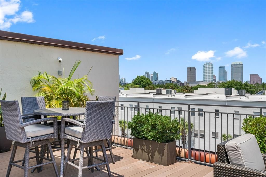 For Sale: $654,900 (1 beds, 1 baths, 1111 Square Feet)