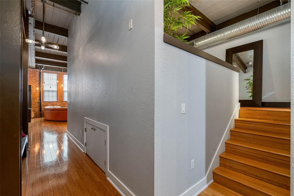 For Sale: $654,900 (1 beds, 1 baths, 1111 Square Feet)