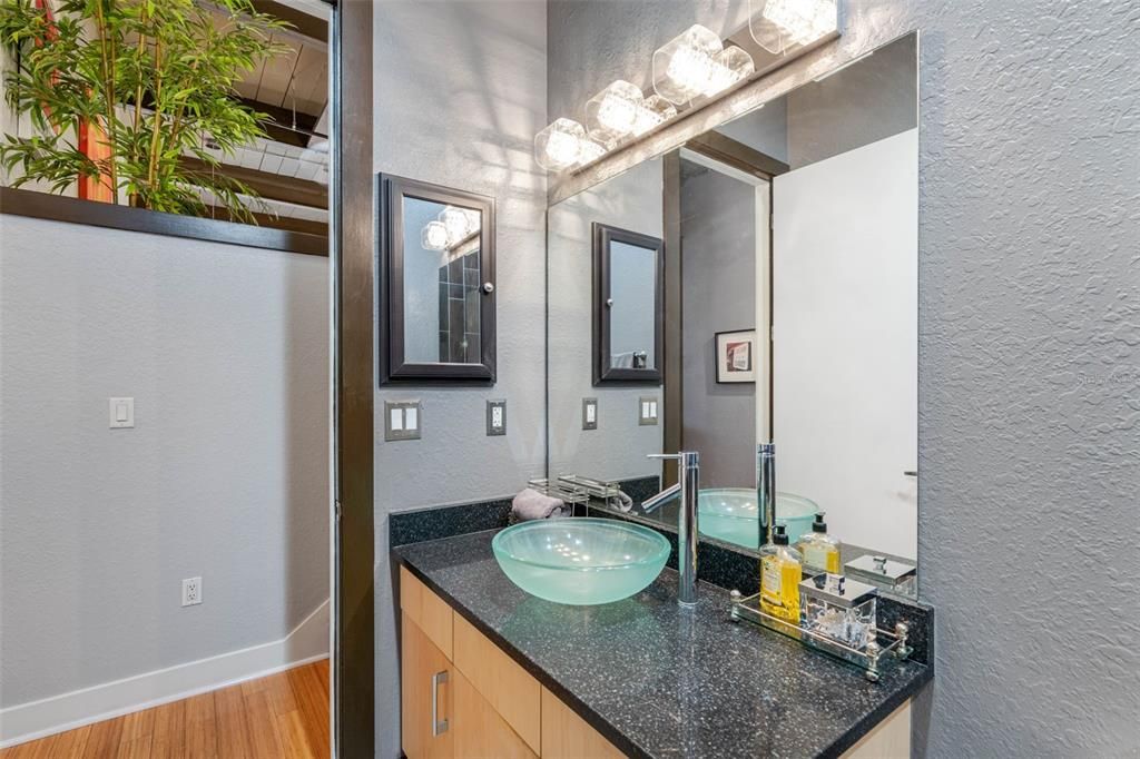 For Sale: $654,900 (1 beds, 1 baths, 1111 Square Feet)