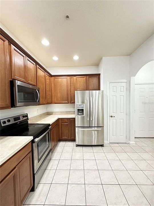 For Rent: $2,200 (3 beds, 2 baths, 1433 Square Feet)