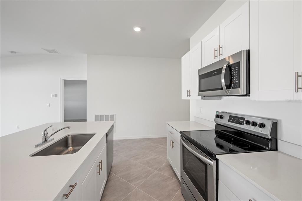 For Sale: $348,597 (3 beds, 2 baths, 1551 Square Feet)