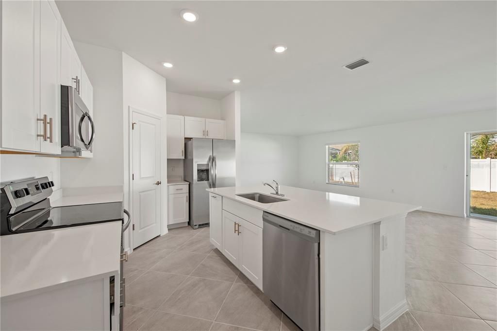 For Sale: $348,597 (3 beds, 2 baths, 1551 Square Feet)