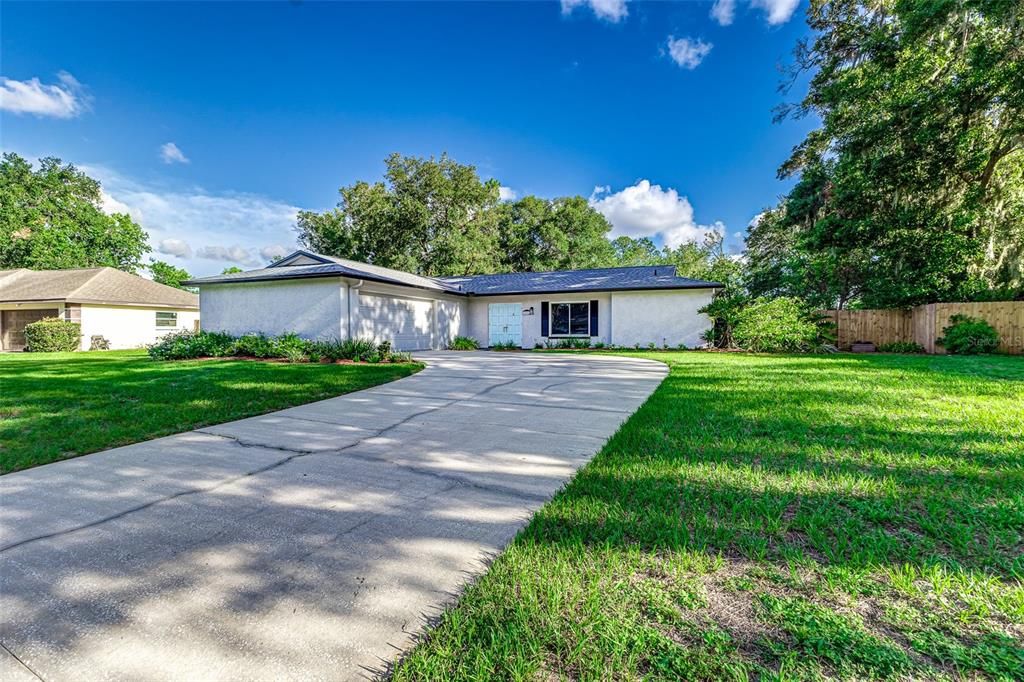 For Sale: $525,000 (3 beds, 2 baths, 1571 Square Feet)