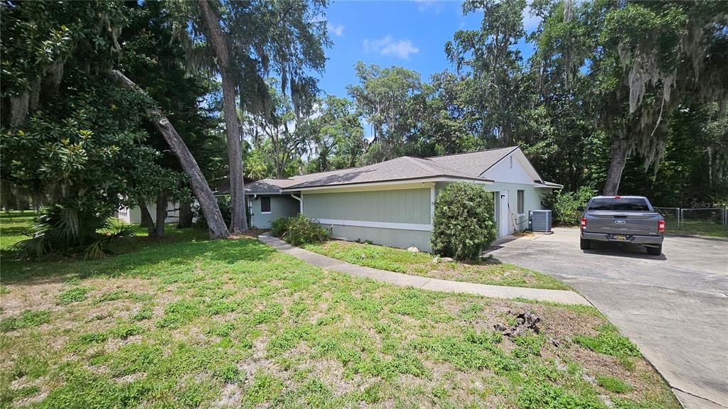 For Sale: $339,990 (4 beds, 2 baths, 1986 Square Feet)