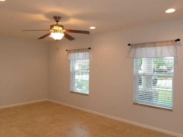 For Rent: $2,300 (3 beds, 2 baths, 1869 Square Feet)