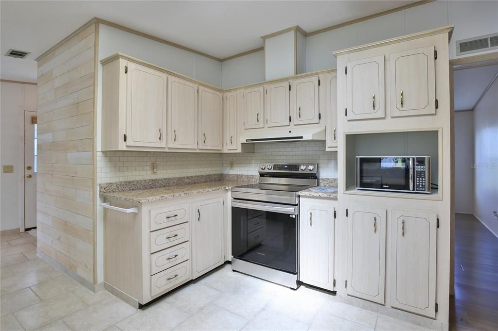 Accent Wall to Laundry Area