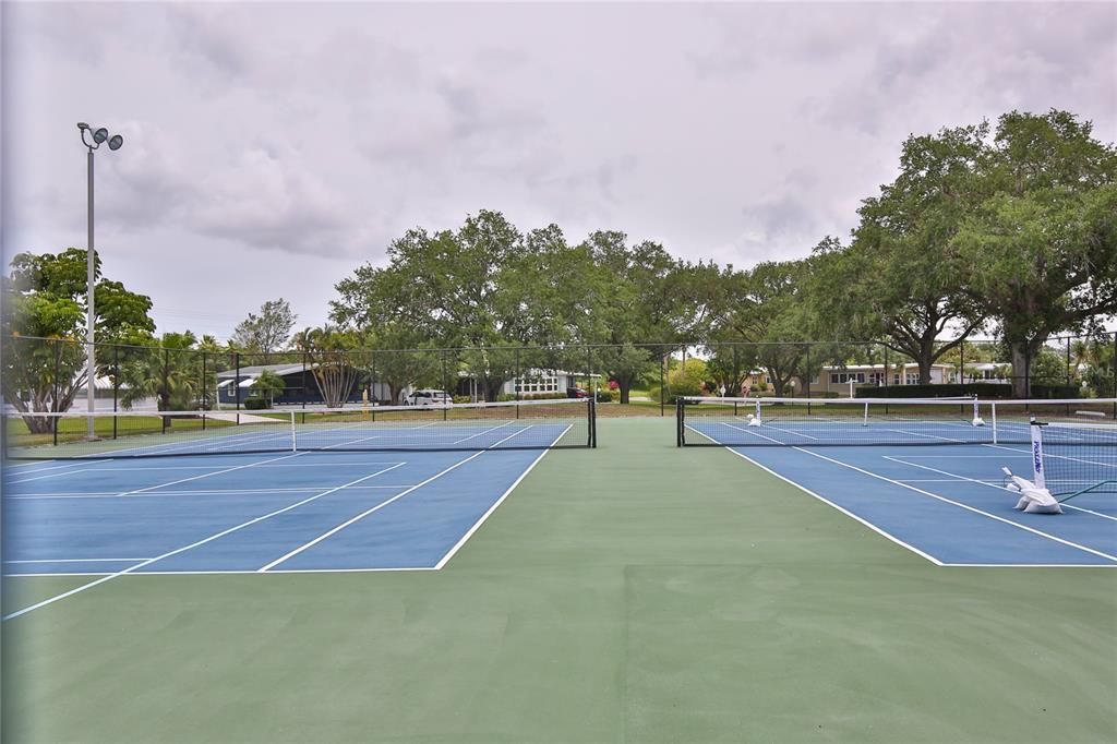 Pickleball & Tennis Courts