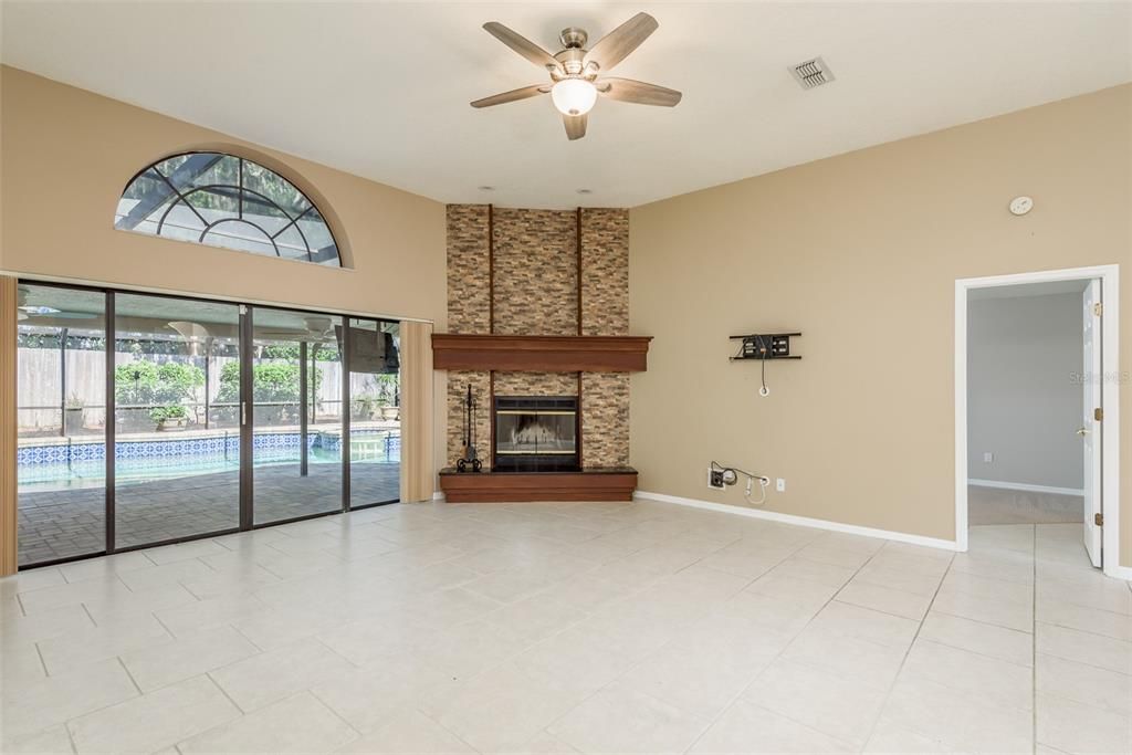 Active With Contract: $534,900 (4 beds, 2 baths, 2409 Square Feet)