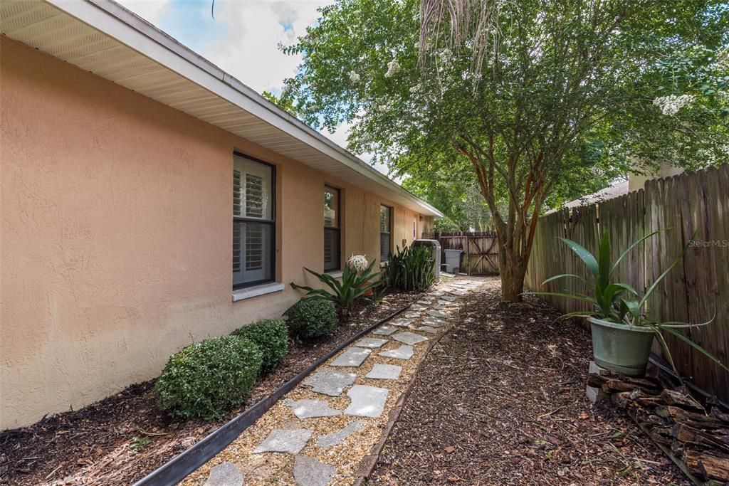 Active With Contract: $534,900 (4 beds, 2 baths, 2409 Square Feet)