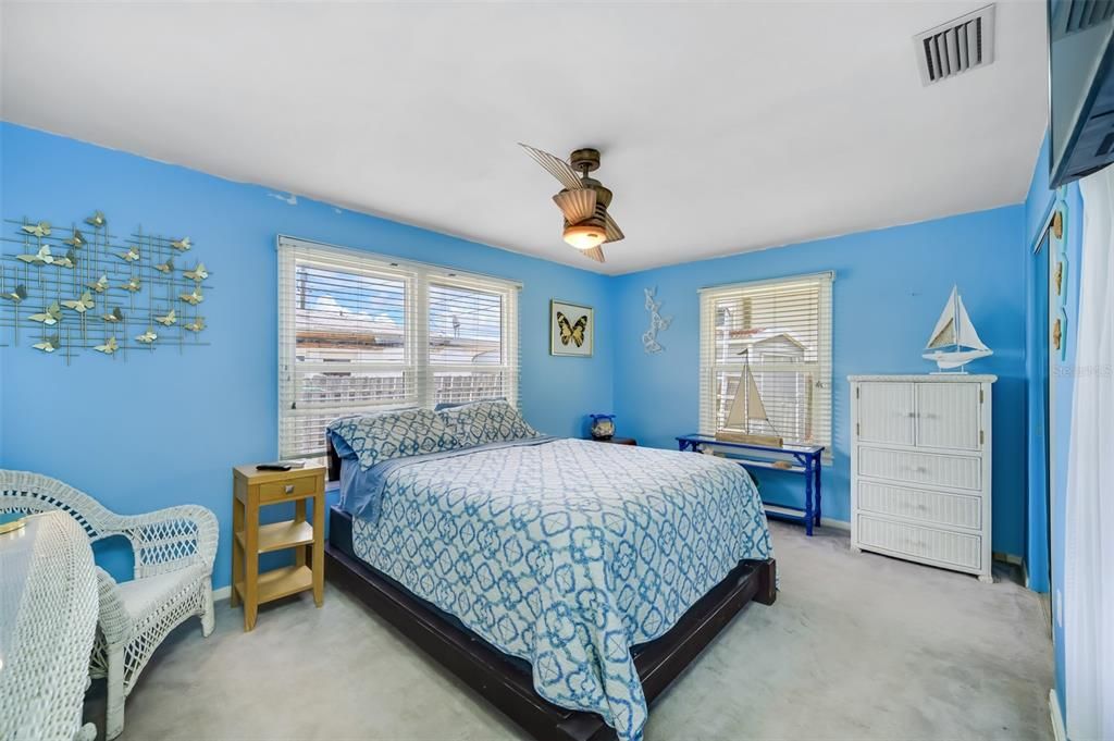 For Sale: $540,000 (2 beds, 1 baths, 1077 Square Feet)