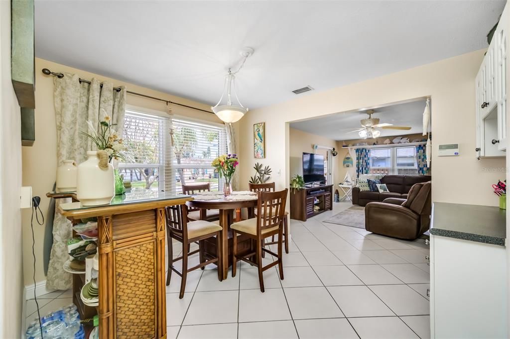 For Sale: $540,000 (2 beds, 1 baths, 1077 Square Feet)