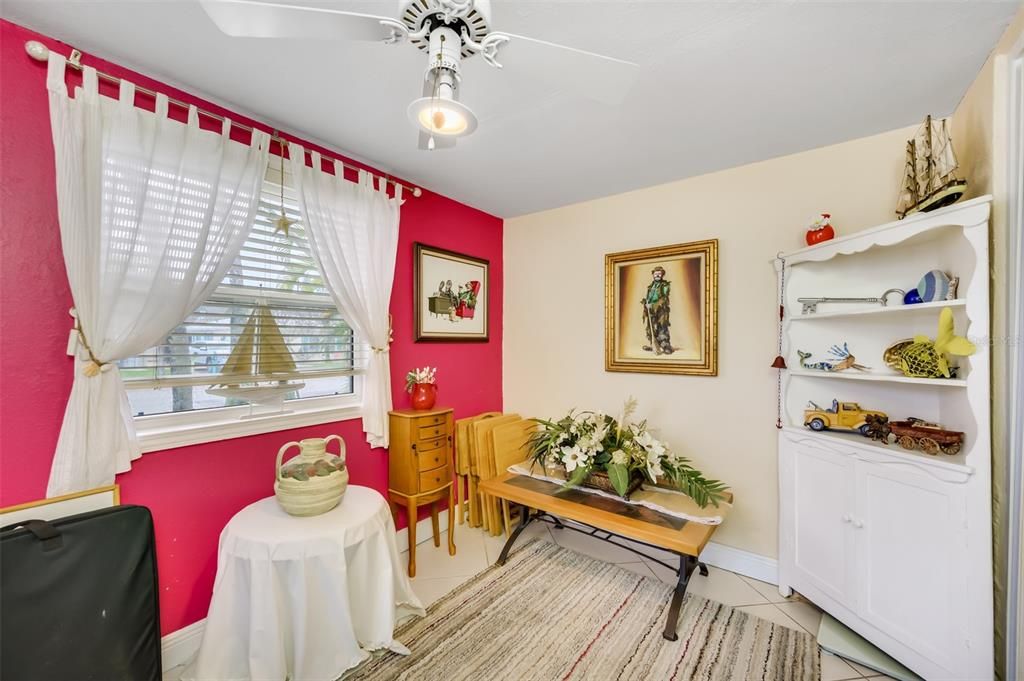 For Sale: $540,000 (2 beds, 1 baths, 1077 Square Feet)