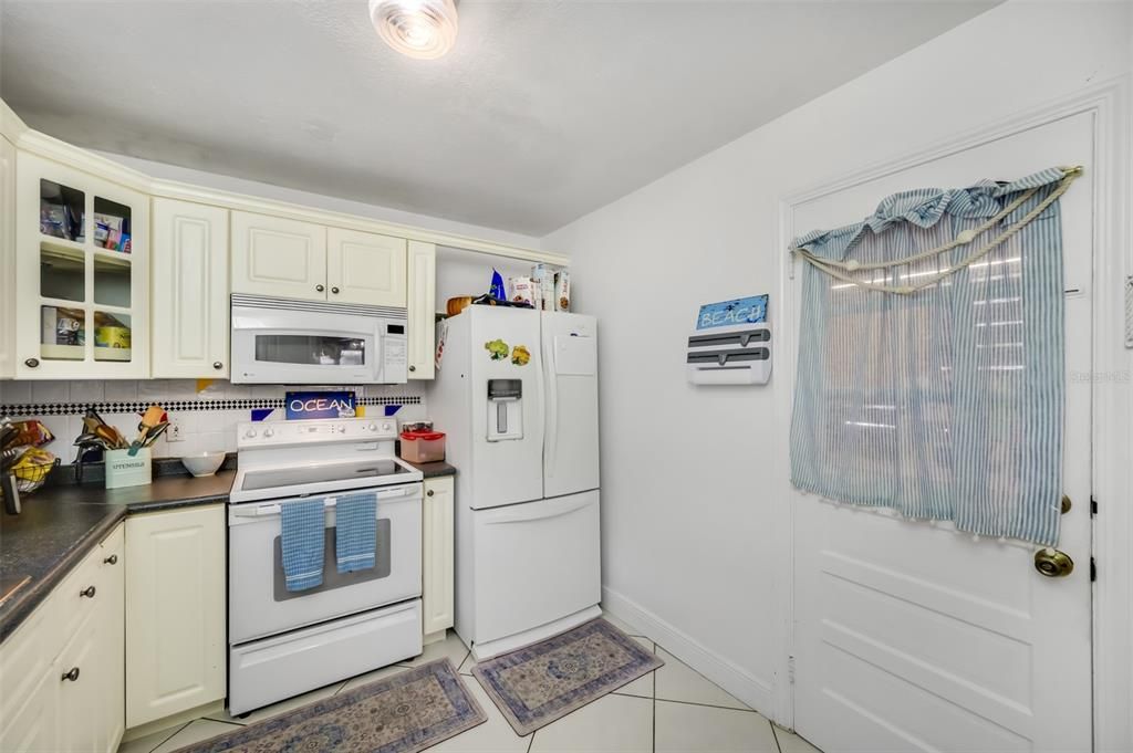 For Sale: $540,000 (2 beds, 1 baths, 1077 Square Feet)