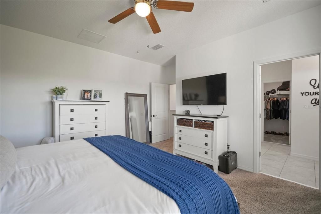 For Sale: $370,000 (3 beds, 2 baths, 1738 Square Feet)