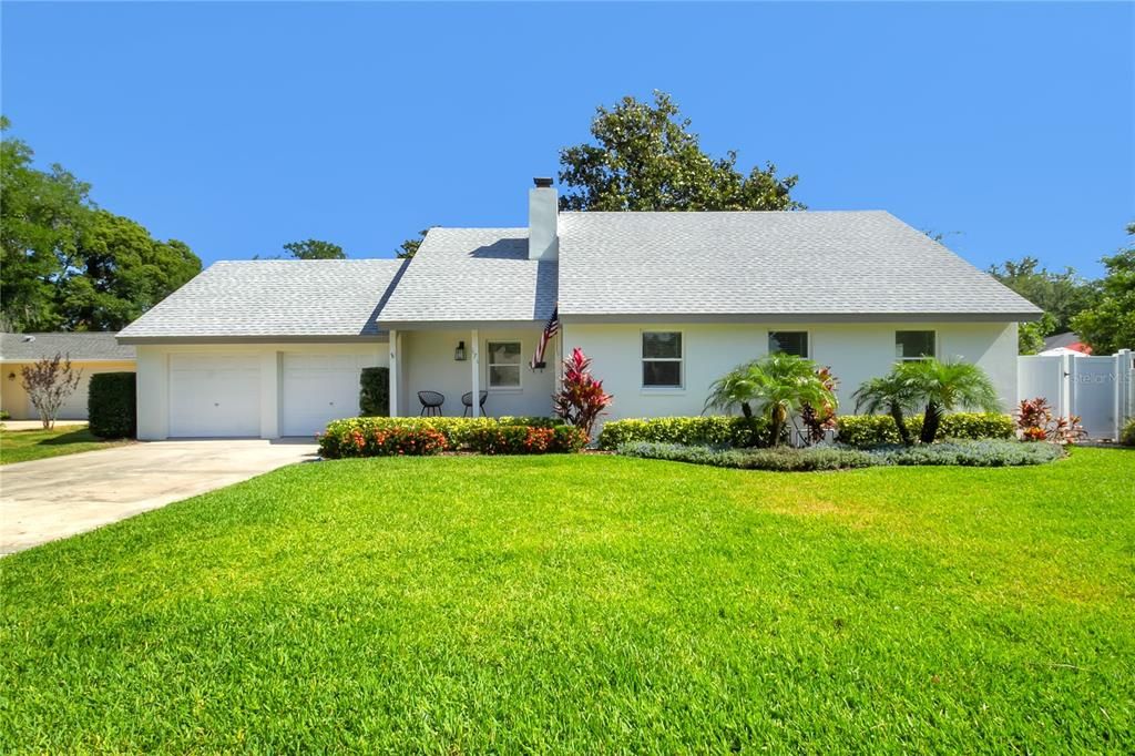 For Sale: $704,900 (3 beds, 2 baths, 2333 Square Feet)