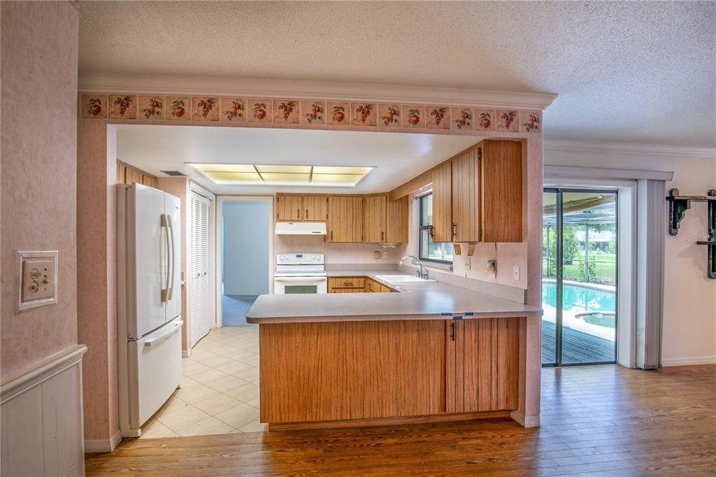 Dinette looking into kitchen