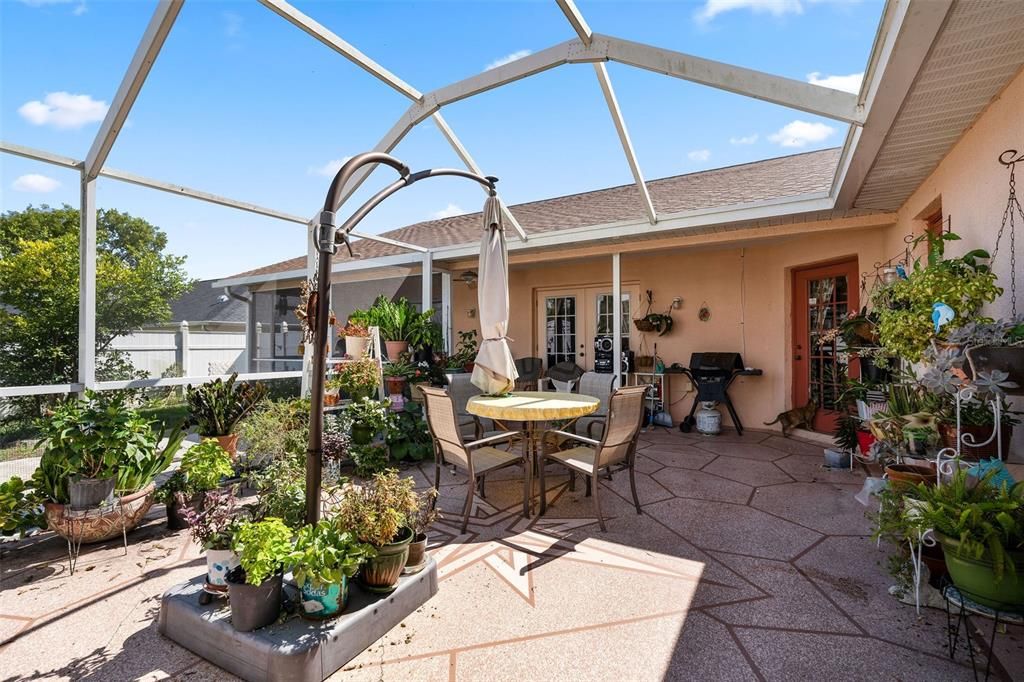 For Sale: $359,000 (3 beds, 2 baths, 2062 Square Feet)
